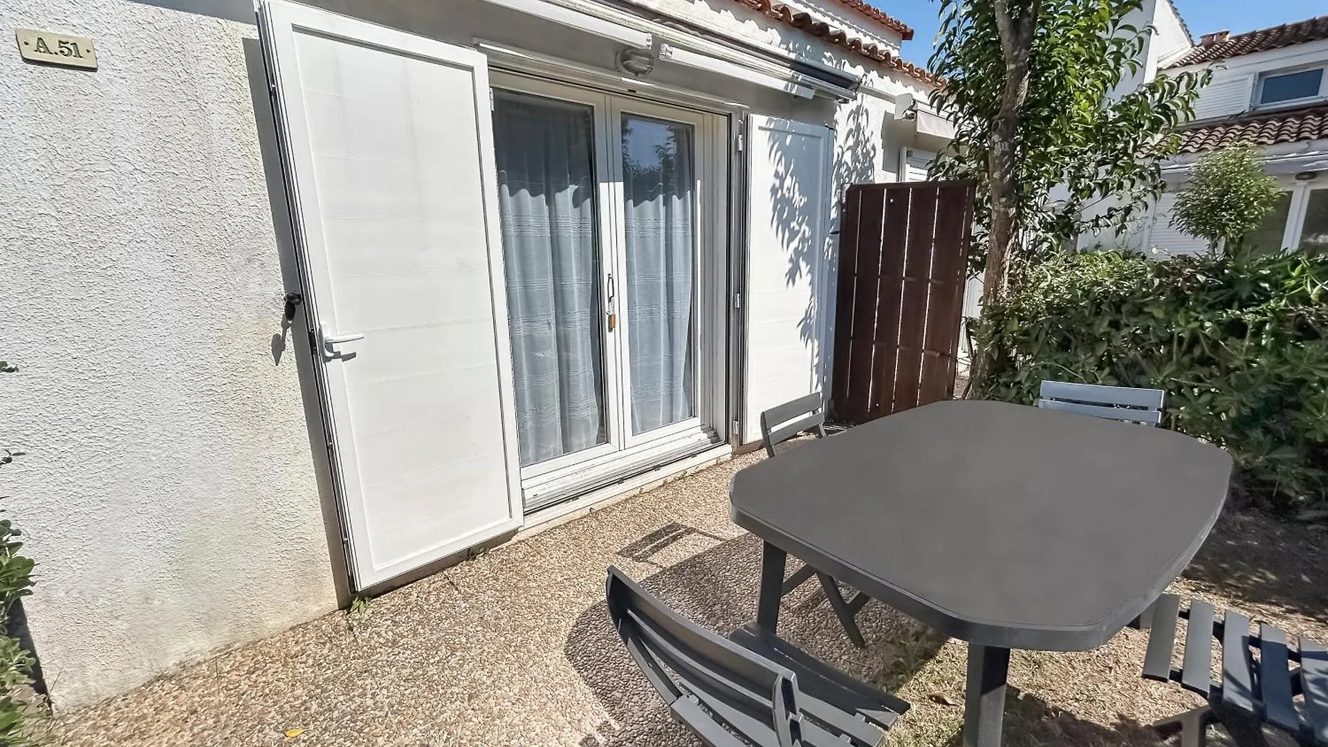 Holiday home Duplex Lumineux Avec Terrasse Pres Des Plages Mandelieu-la-Napoule